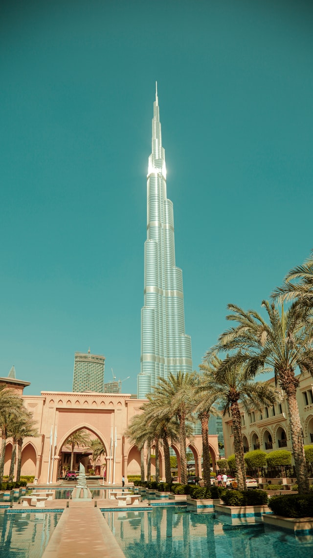 Dubai és Abu Dhabi magyarul
