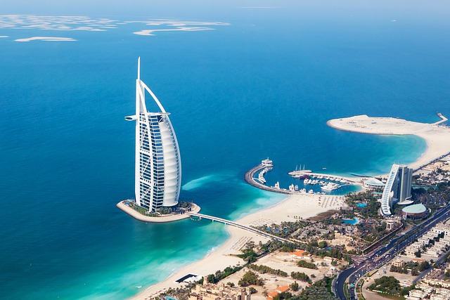 Dubai és Abu Dhabi magyarul