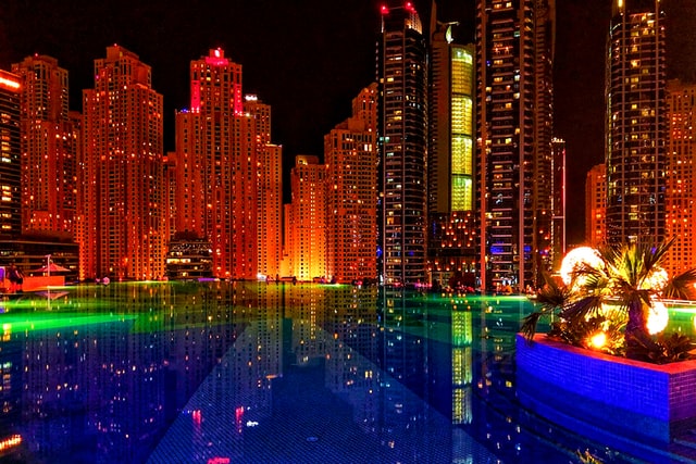 Dubai és Abu Dhabi magyarul